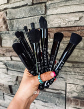 Black and White Brands Makeup Brush Set