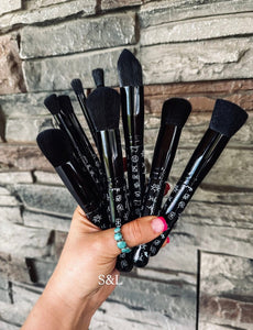 Black and White Brands Makeup Brush Set